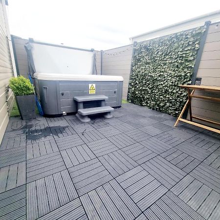 Apple Tree Lodge Hot Tub 3 Bedroom 2 Bars มอร์เพท ภายนอก รูปภาพ