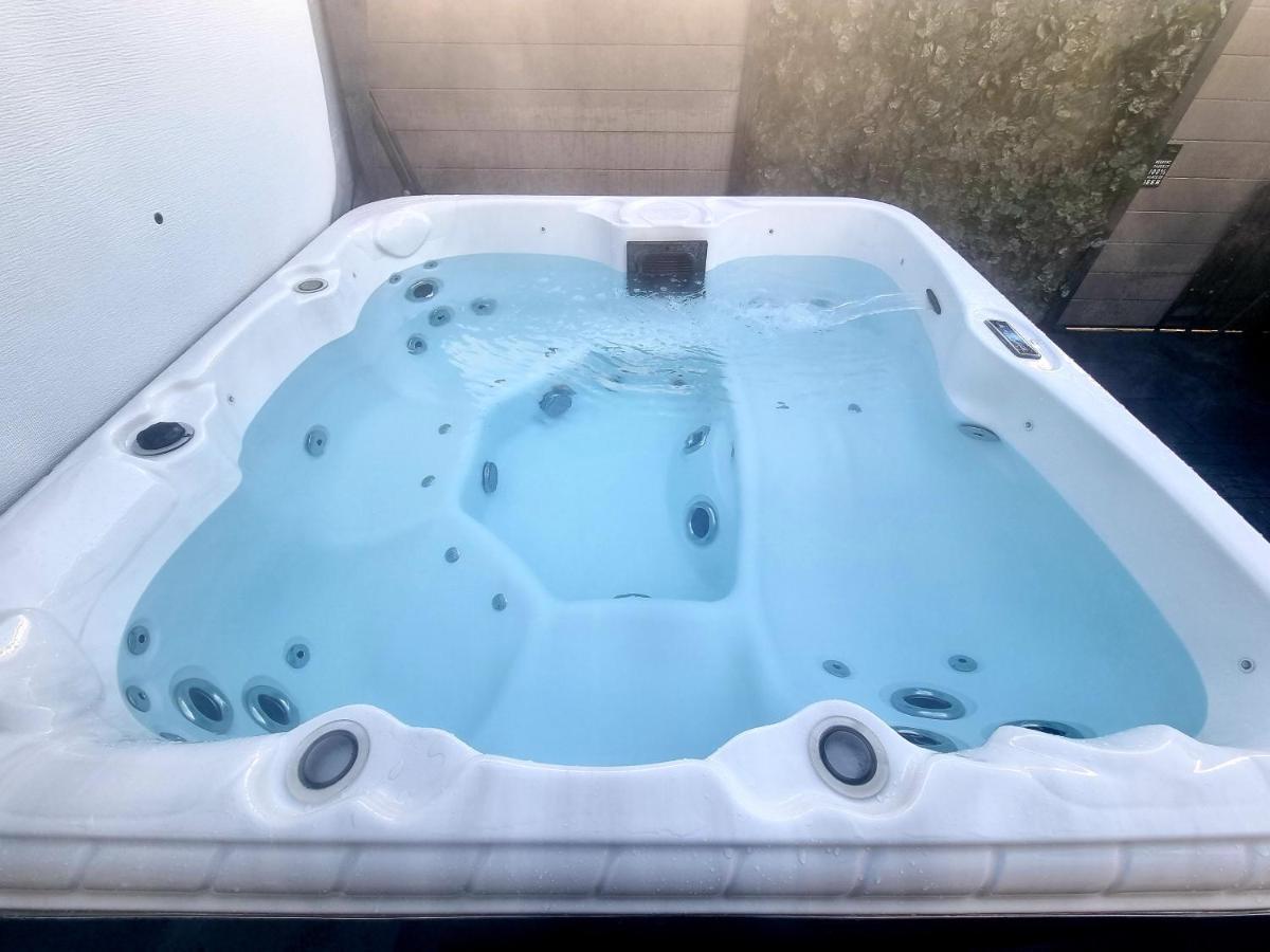 Apple Tree Lodge Hot Tub 3 Bedroom 2 Bars มอร์เพท ภายนอก รูปภาพ