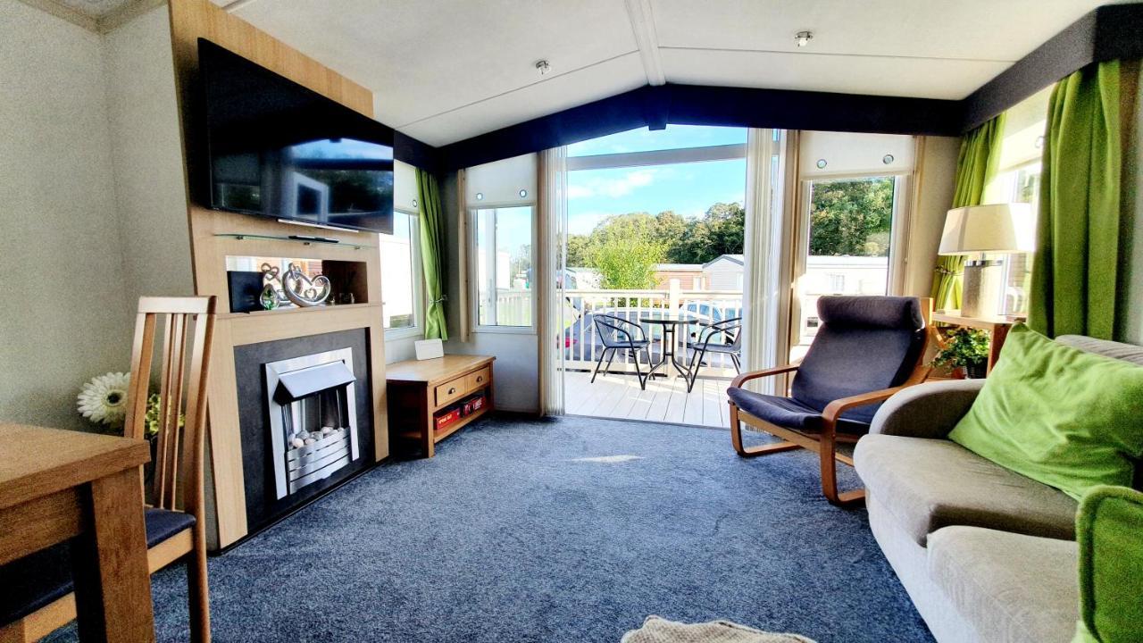 Apple Tree Lodge Hot Tub 3 Bedroom 2 Bars มอร์เพท ภายนอก รูปภาพ